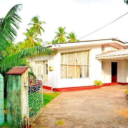 Aeroform Homestay Negombo Luaran gambar